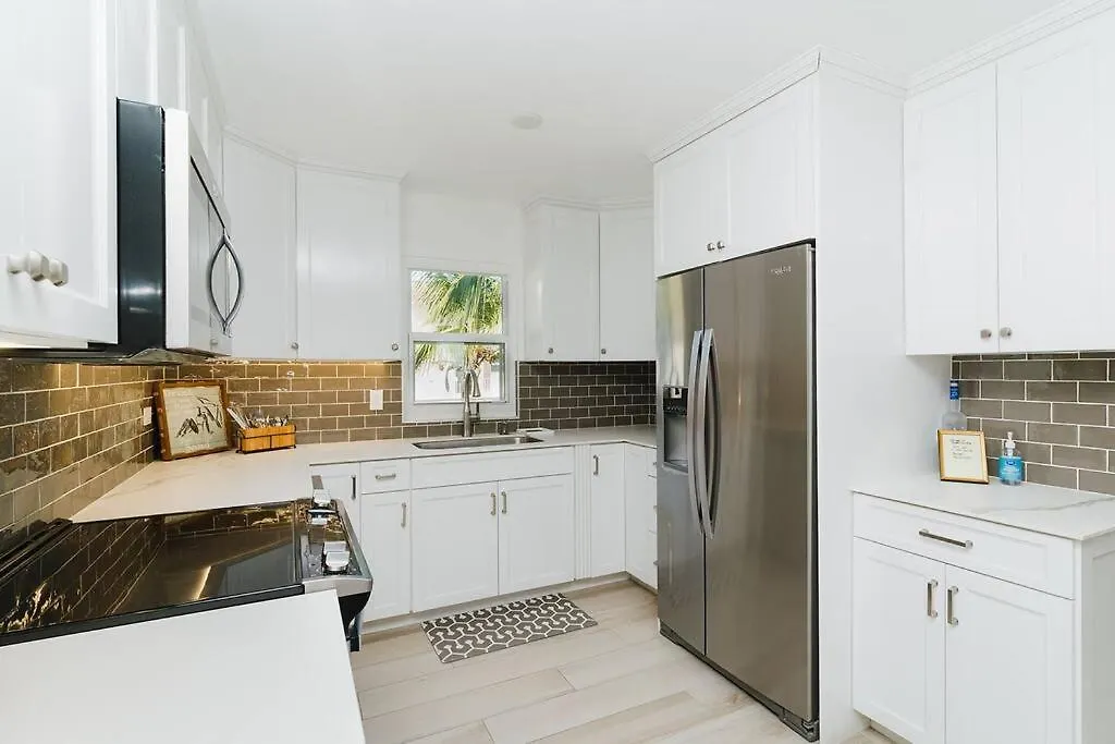 Seven Mile Beach Luxury 3Br Condo- Best Rates! George Town Kajmán-szigetek