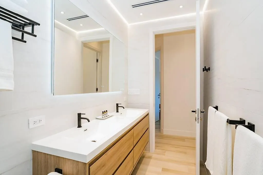 Seven Mile Beach Luxury 3Br Condo- Best Rates! George Town 0*,
